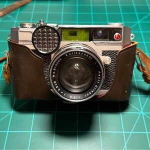 Vintage 1.9 Peitri Film 1960s Camera For Parts/Repair